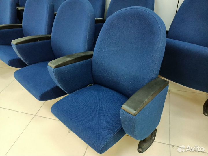 Кресла мягкие В конференц-зал 8шт. Б.У