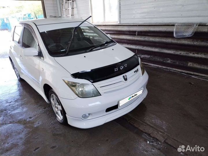 Toyota Ist, 2003
