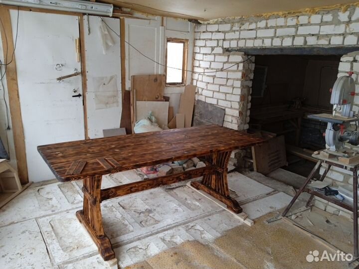 Декоративный столик