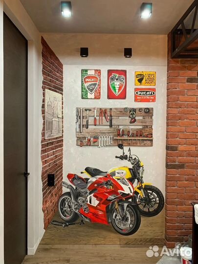 Роспись стен. Картины в наличии и на заказ