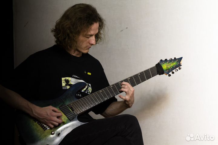 Уроки акустической и электрогитары онлайн и очно