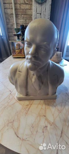 Бюст Ленина, бюст Горького,бюст Маяковского