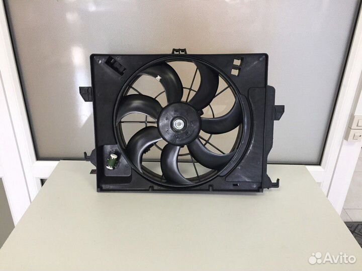 Вентилятор охлаждения радиатора Hyundai Solaris 1