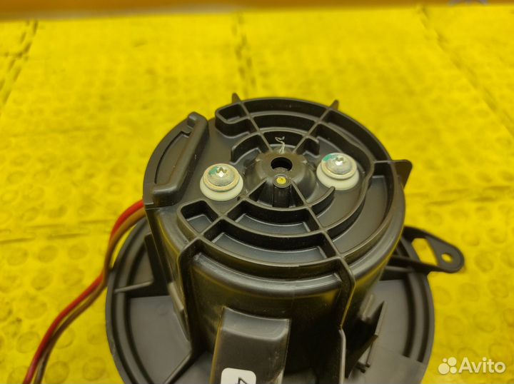 Моторчик отопителя Mercedes-Benz W212 OM642.850