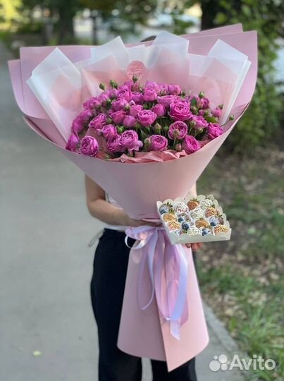 Букет роз + клубничный набор