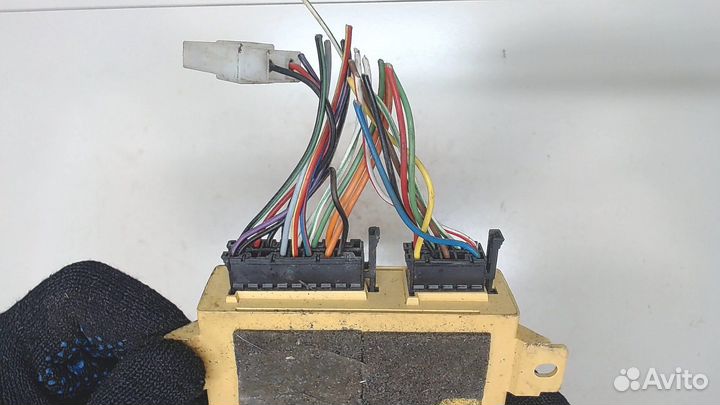 Блок управления прицепного устройства Mitsubishi P