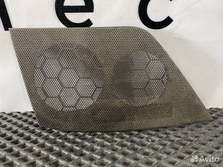 Накладка (сетка) динамика Volvo FH4 82213615