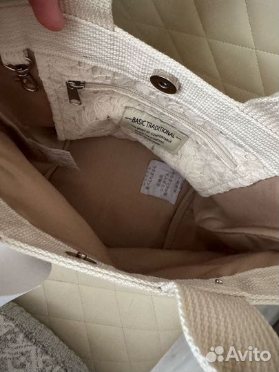 Белая кружевная сумка