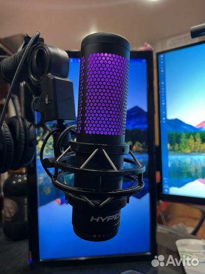 Микрофон HyperX quadcast s черный со стойкой