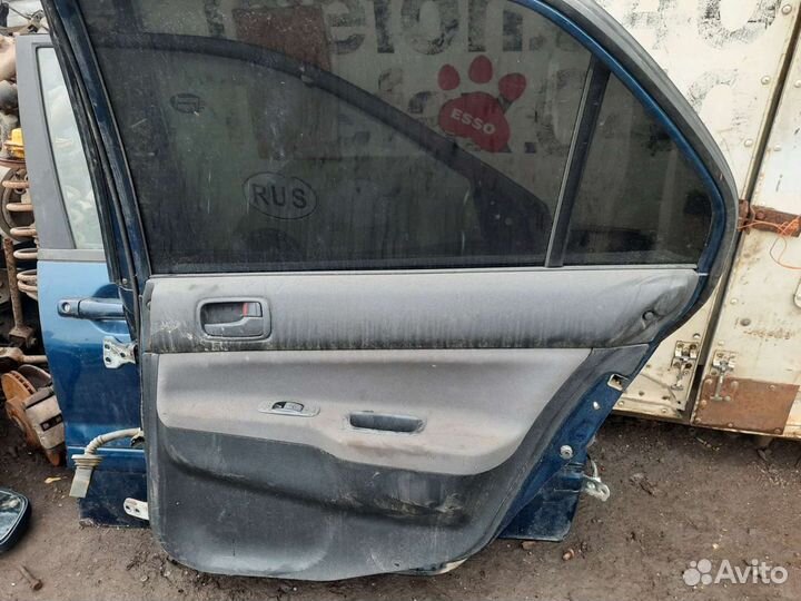 Mitsubishi lancer 9 дверь правая задняя