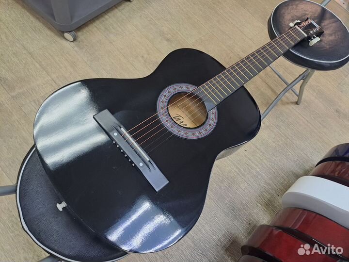 Гитара акустическая чёрная