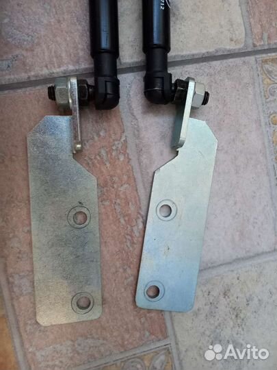 Упоры пневмогидравлические для LADA vesta