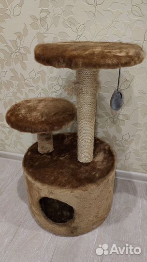 Кошачий домик с 2-мя полками и когтеточкой