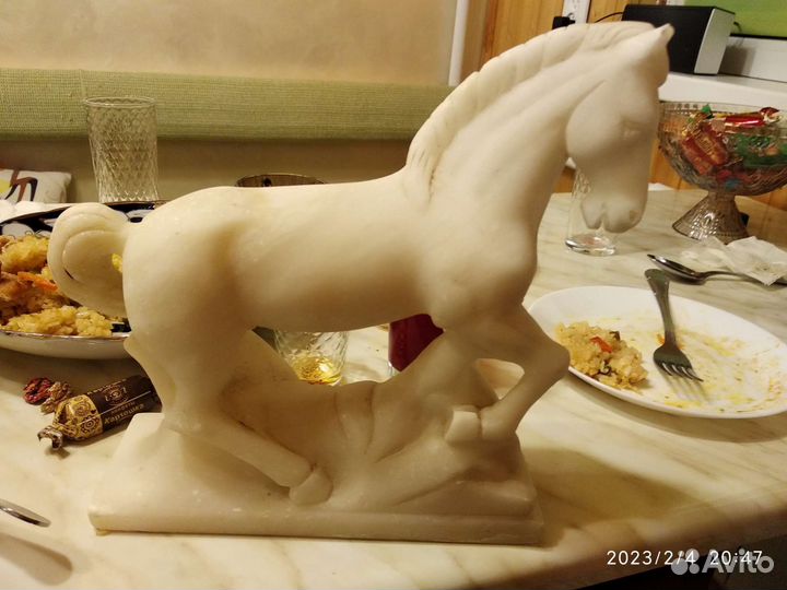 Конь мраморный каминный,19 век