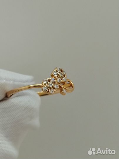 Золотое кольцо с камнем 17,5р