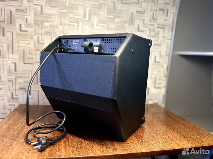 Басовый комбик ibanez SW15 soundwave