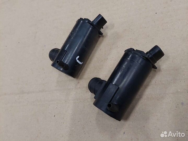 Насос омывателя лобового стекла Mitsubishi Galant