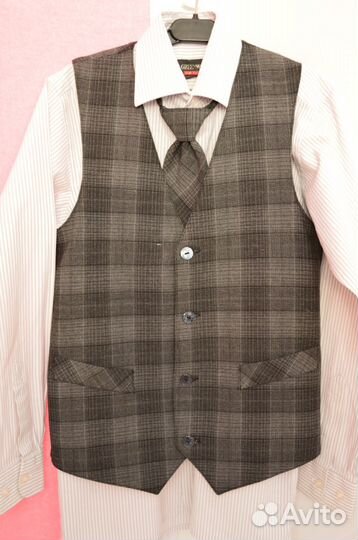 Жилет на школьника с галстуком