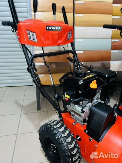 Снегоуборщик бензиновый Honda HSS 13лс