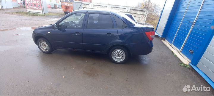 LADA Granta 1.6 МТ, 2013, 145 120 км