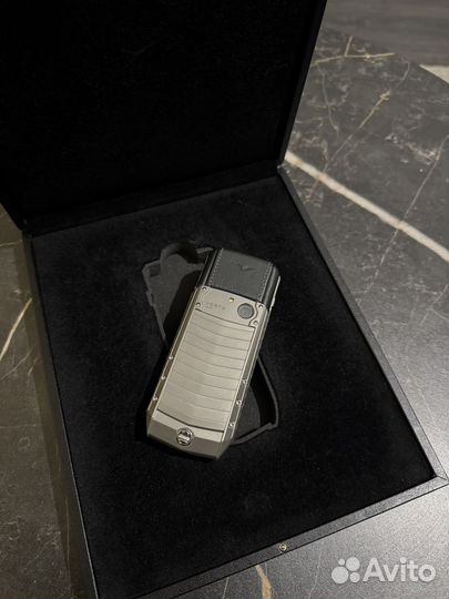 Vertu Ascent 2010, 32 ГБ