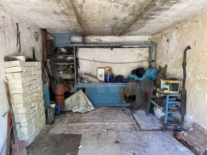 Гараж, > 30 м²