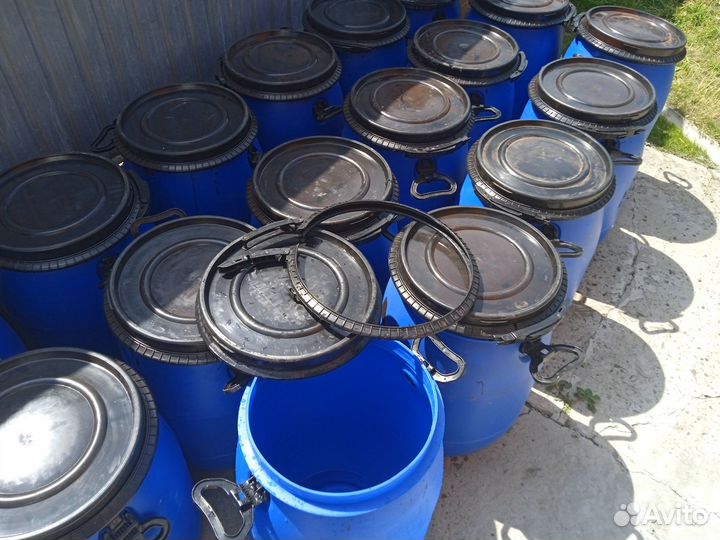 Бочка пластиковая с крышкой для пищевых продуктов