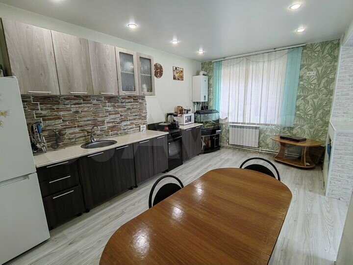 Дом 182 м² на участке 5,2 сот.