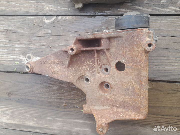 Кронштейн крепления компрессора кондиционера