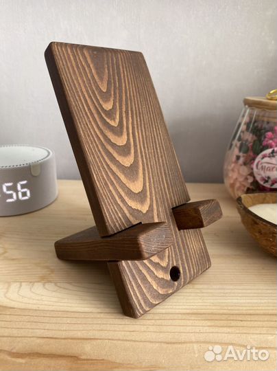 Подставка для телефона из дерева