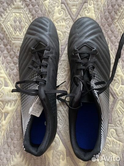 Футбольные бутсы