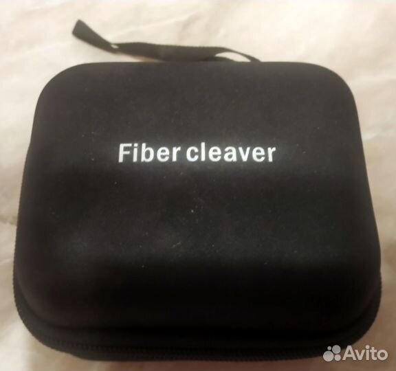 Скалыватель оптического волокна