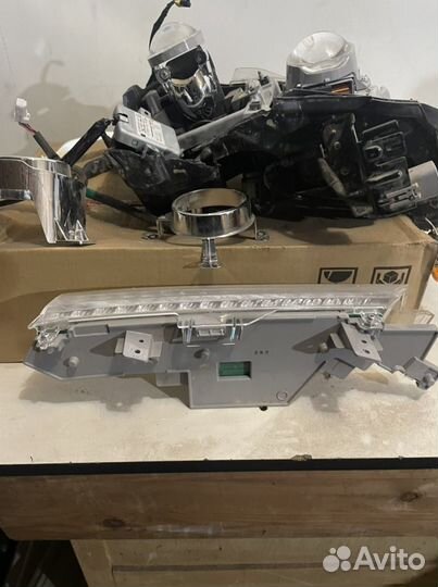 Фара левая Toyota Land Cruiser 200 2016