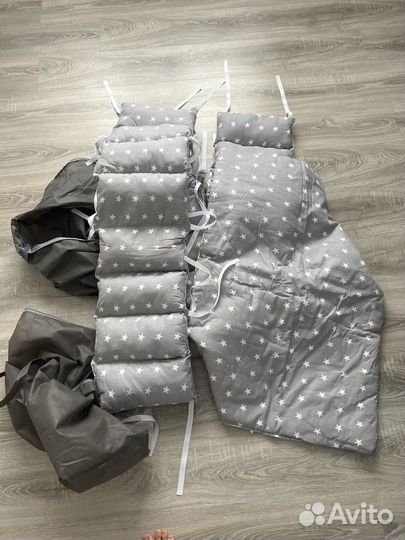 Бортики и одеяло в кроватку