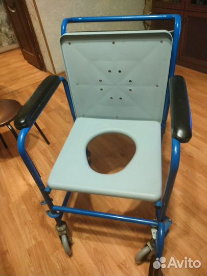 Инвалидное кресло с туалетом
