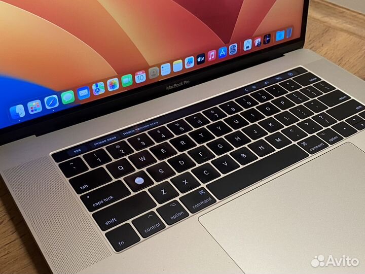 Macbook pro 15 2017 i7/Radeon Pro/16/256gb
