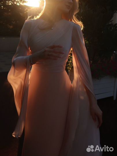 Платье розовое