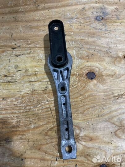 Подушка двигателя Volkswagen Tiguan 5N1 CAW 2009