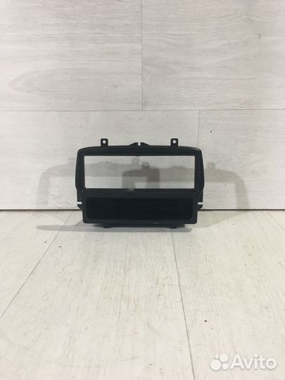 Рамка магнитолы LADA vesta 1.6 мт седан