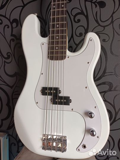 Бас-гитара Fender Squier Precision bass