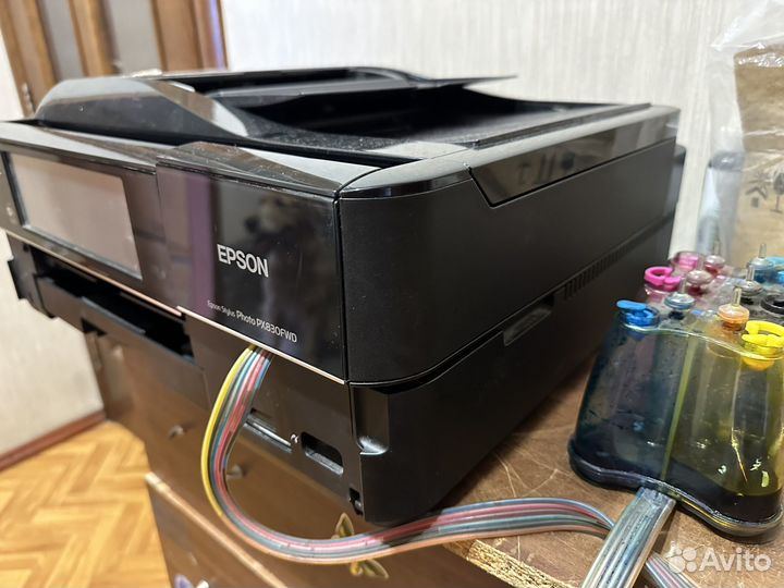 Продам на запчасти мфу струйный epson 830