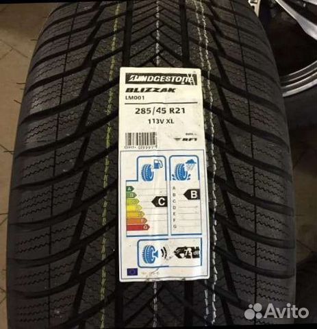 Bridgestone Blizzak LM-001 285/45 R21 113V