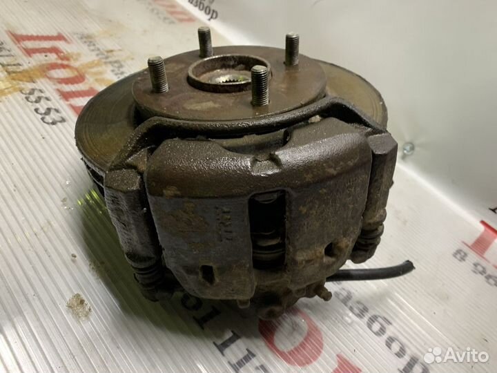 Суппорт передний левый Colt Z30 mitsubishi