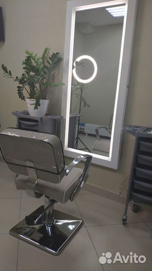 Гримерное зеркало с подсветкой