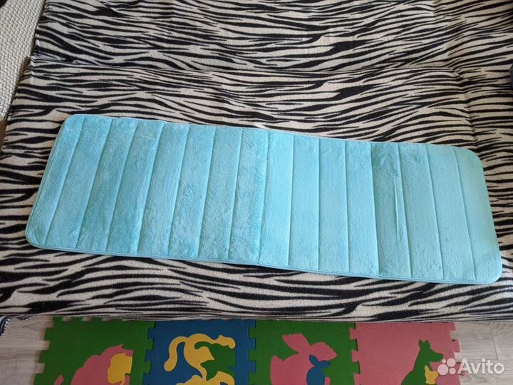 Длинный коврик для ванной новый