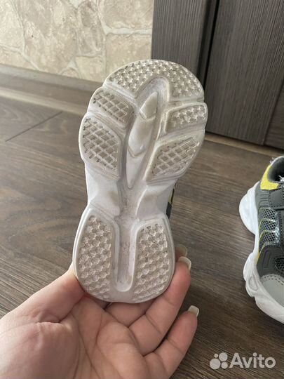 Кроссовки детские 23 размер