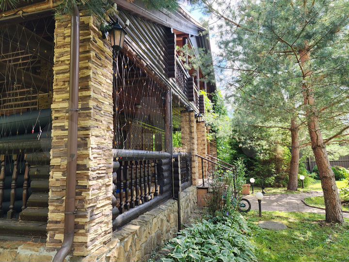 Дом 200 м² на участке 12 сот.