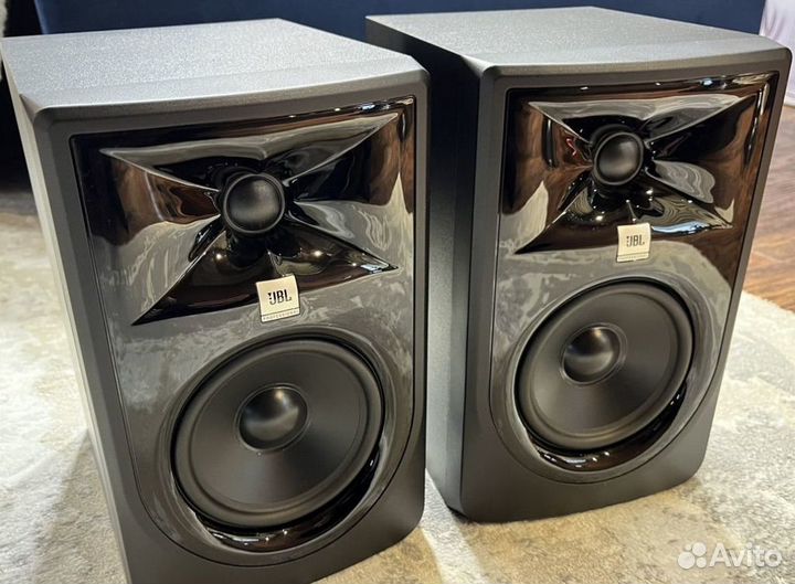 Активный монитор JBL 305P mkii