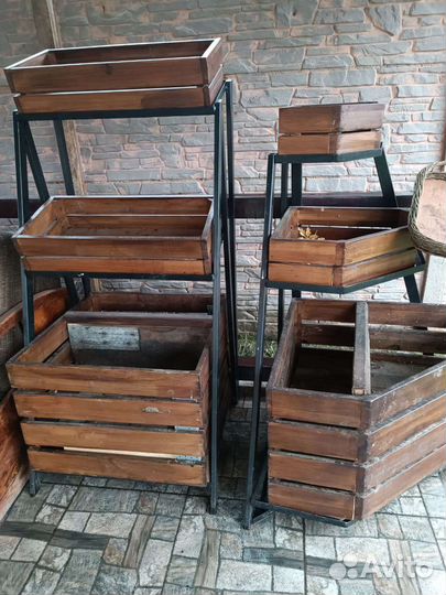 Полки стеллажи деревянные, стол разделочный Б/у