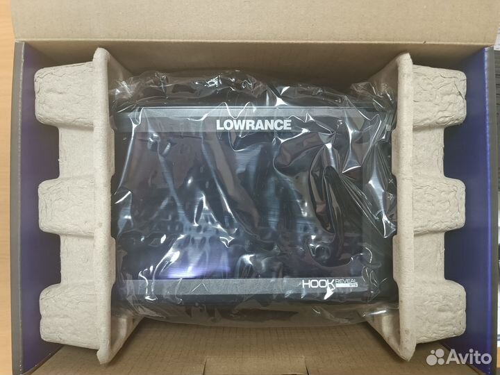 Эхолот Lowrance hook reveal 9